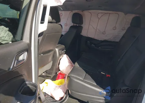 2018 Chevrolet Suburban Lt z USA, uszkodzony, nr VIN 1GNSCHKC5JR194258